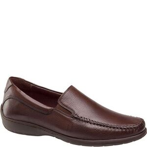 NEW!! Men’s Johnston & Murphy Crawford Venetian Mahogany Loafer Size 11.5EEE